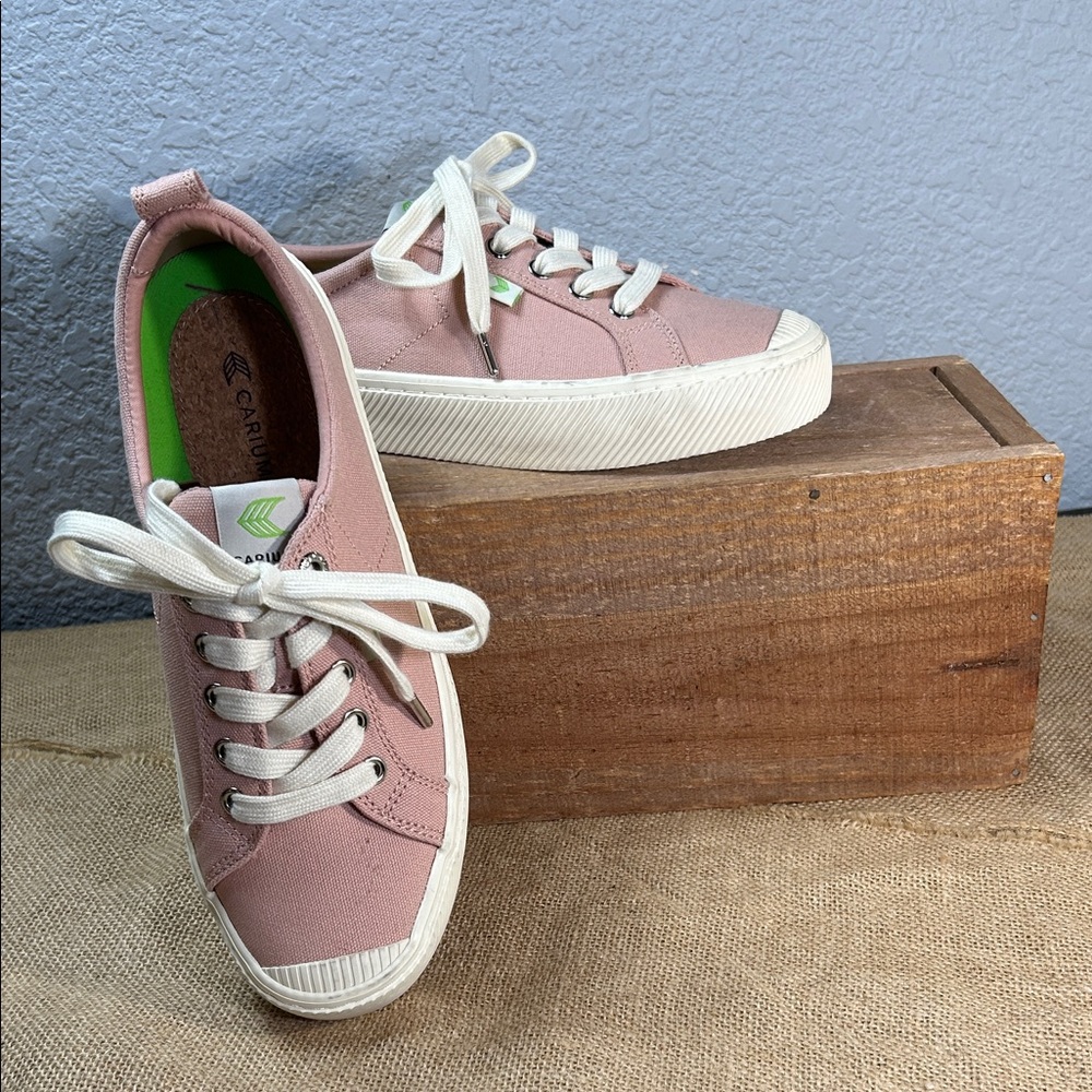 Cariuma Women's Blush Canvas Sneakers